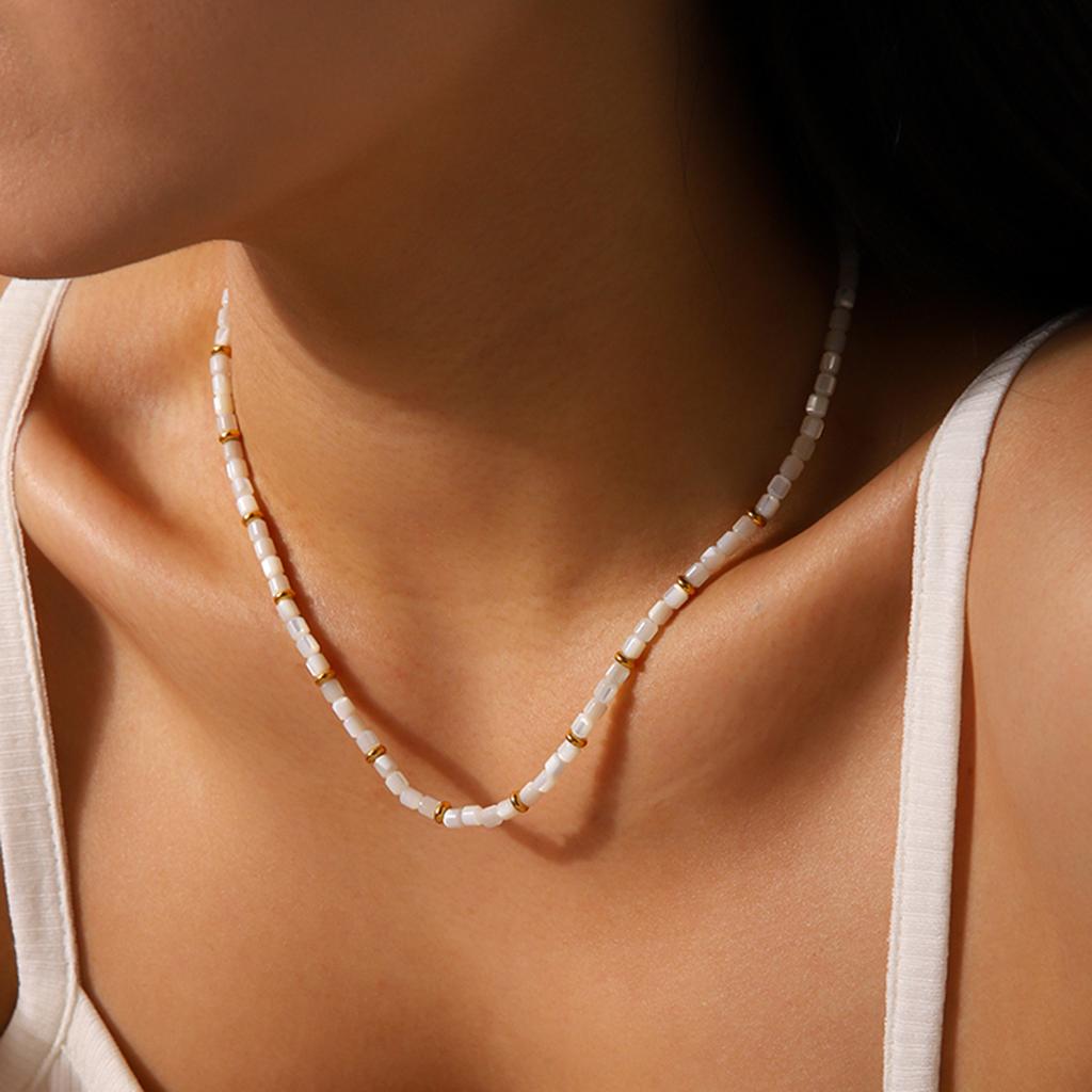 Instagram style Western fashion influencer white mother-of-pearl necklace for women, niche design, high-end clavicle chain