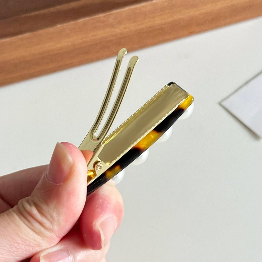 Chic French Style Pearl Embellished Acetate Hair Clip For Women High-end Fashion Accessory