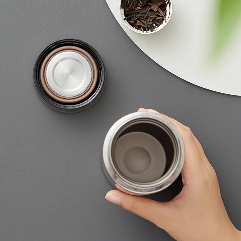 TAIC Isolerad Resemugg i Ren Titan