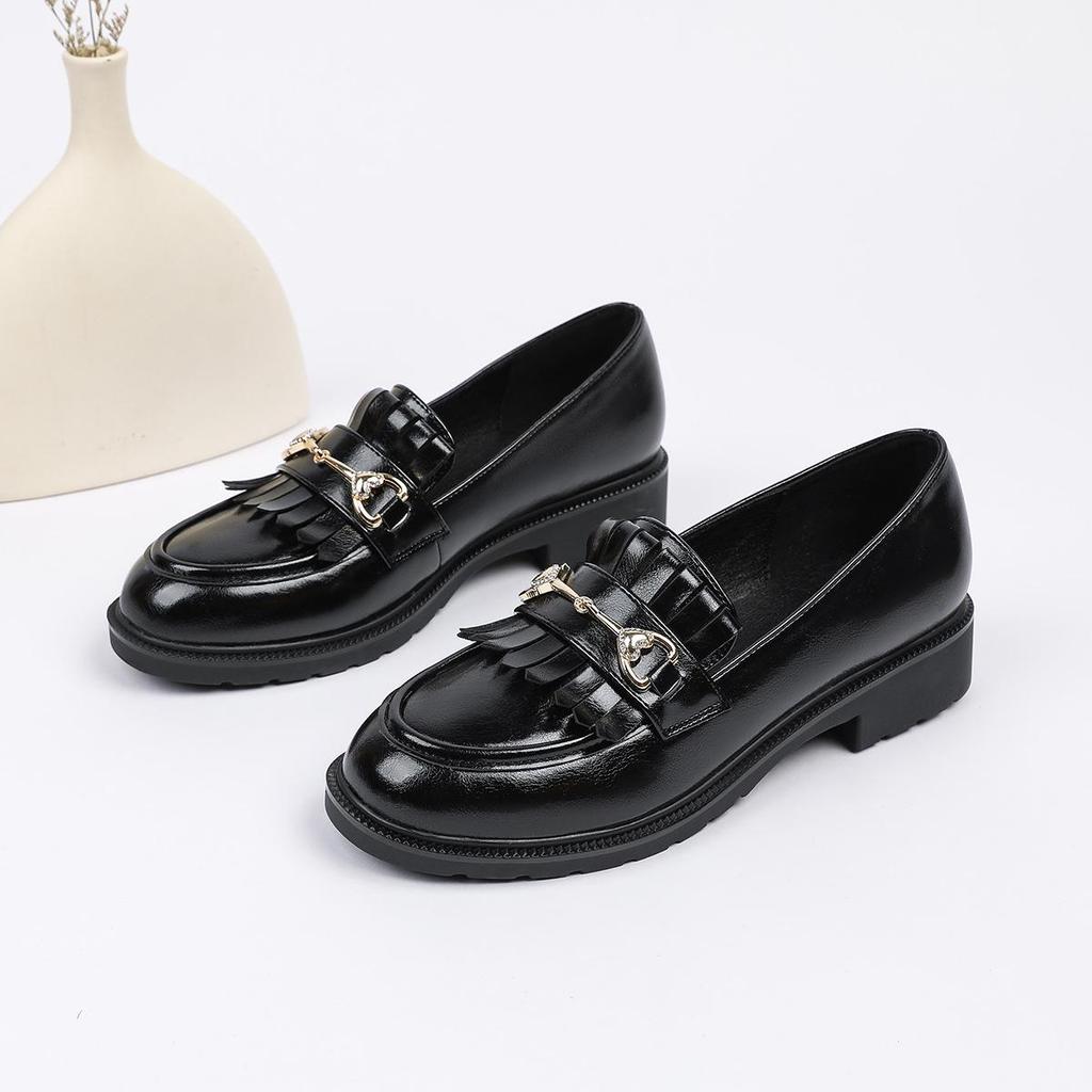 Retro Patent Leather Tassel Loafers with Metal Buckle - Women's British Style Slip-on Flats (Low Heel)