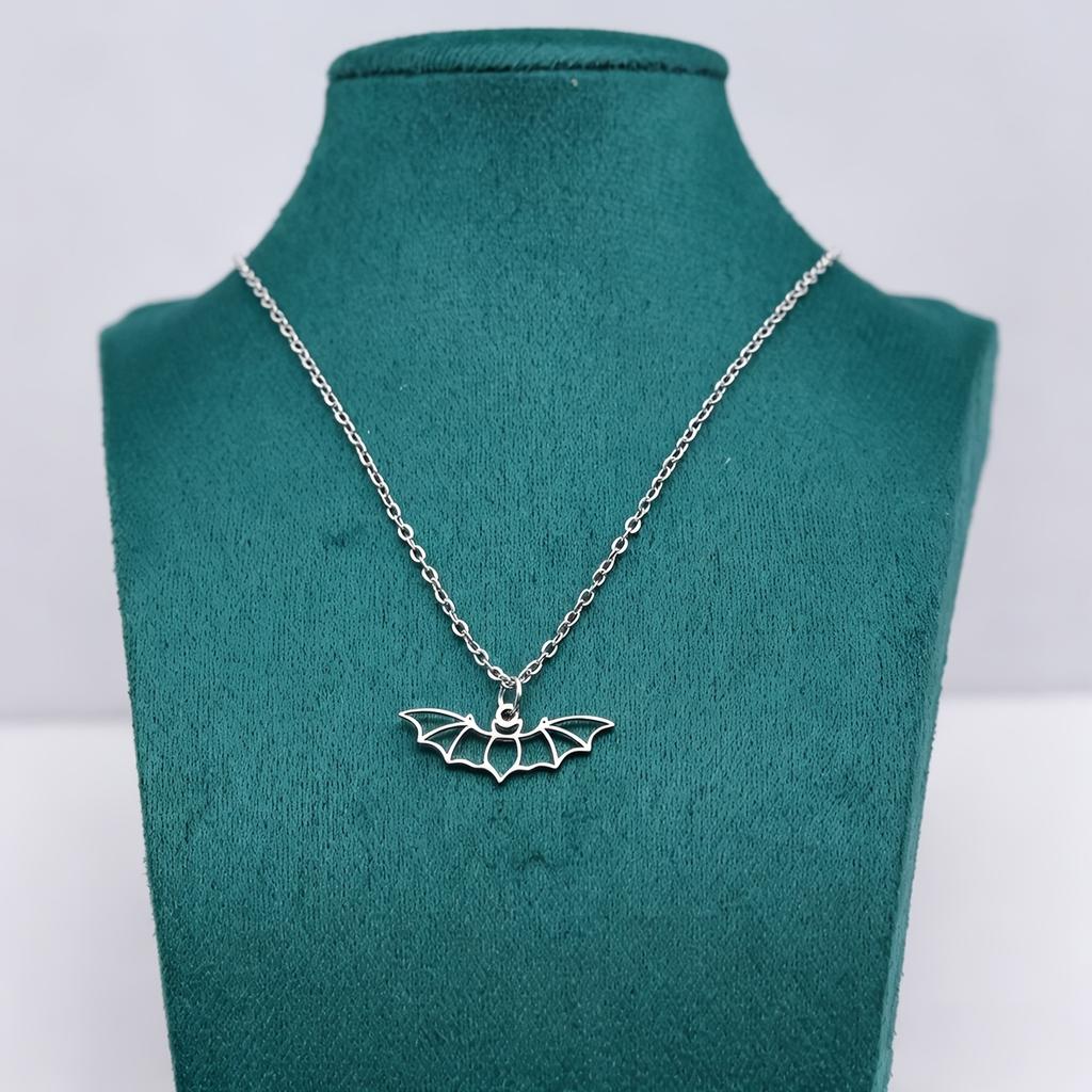 Fashion Custom Gothic Hollow Bat Pendant Necklace 18k Gold Plated Stainless Steel Halloween Charm Jewelry Party Gift for Women