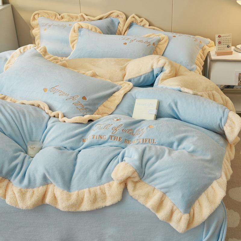 Patul de toamnă și iarnă din catifea cu lapte set din patru piese, îngroșat, cald, brodat, din catifea corali, cearșaf de pilota unică, set din trei piese din catifea arctică