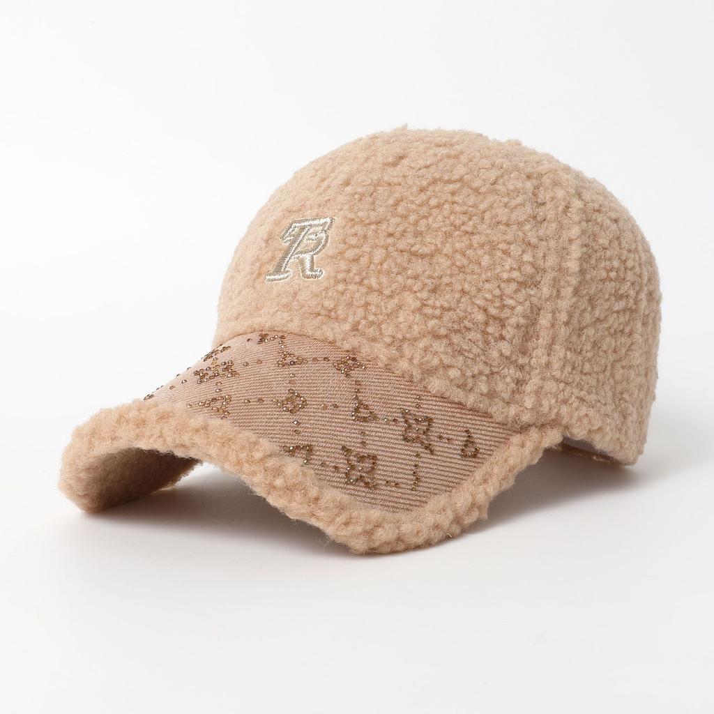 New Winter Plush Warm Embroidered Letter Baseball Cap for Women, Versatile Winter Duckbill Cap That Highlights The Face