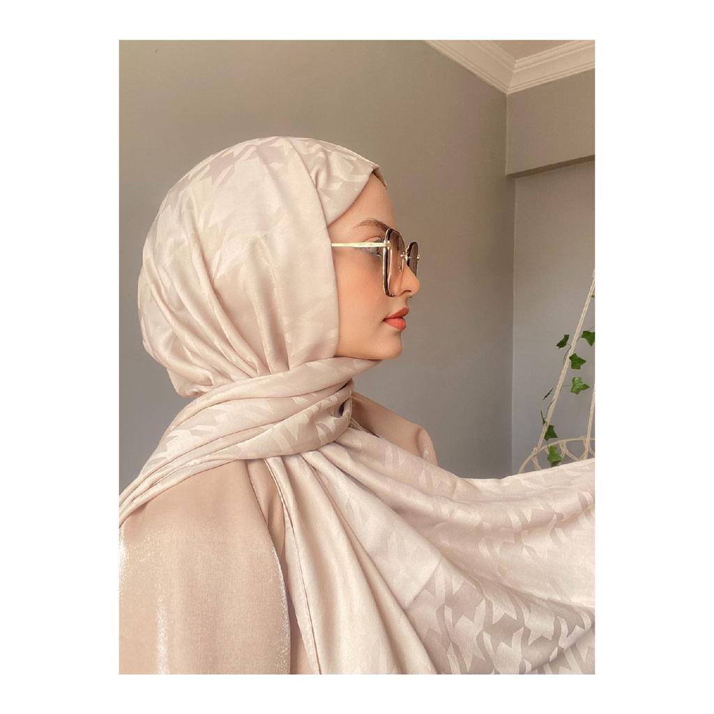 Houndsfoot Patterned Silky Jacquard Shawl