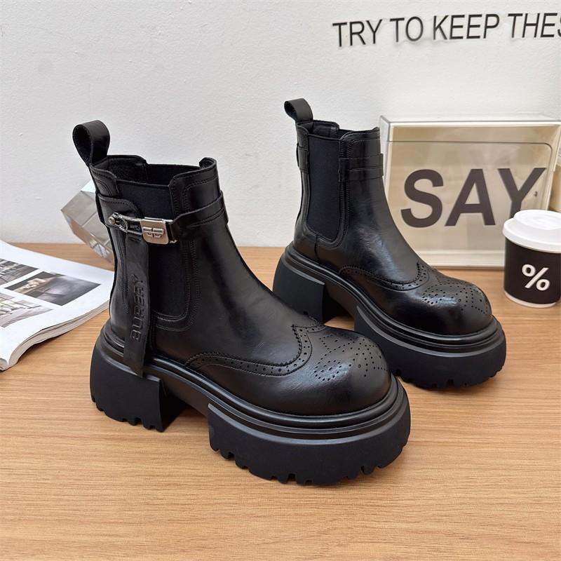 European Station Platform Sleeve Retro Thick Heel British Style Women's Boots 2025 Autumn and Winter New Velvet Heightening Martin Boots