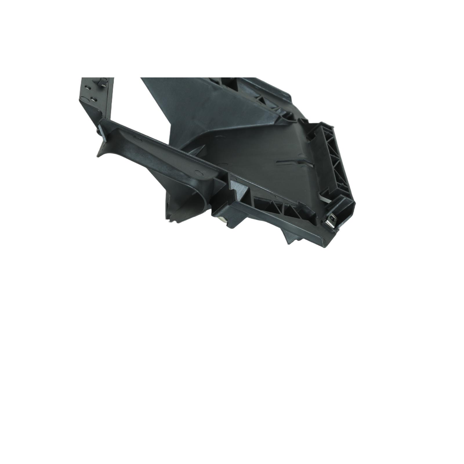 

Jaguar XF (X250) Radiator Grille Rear Right Air Guide & Collector