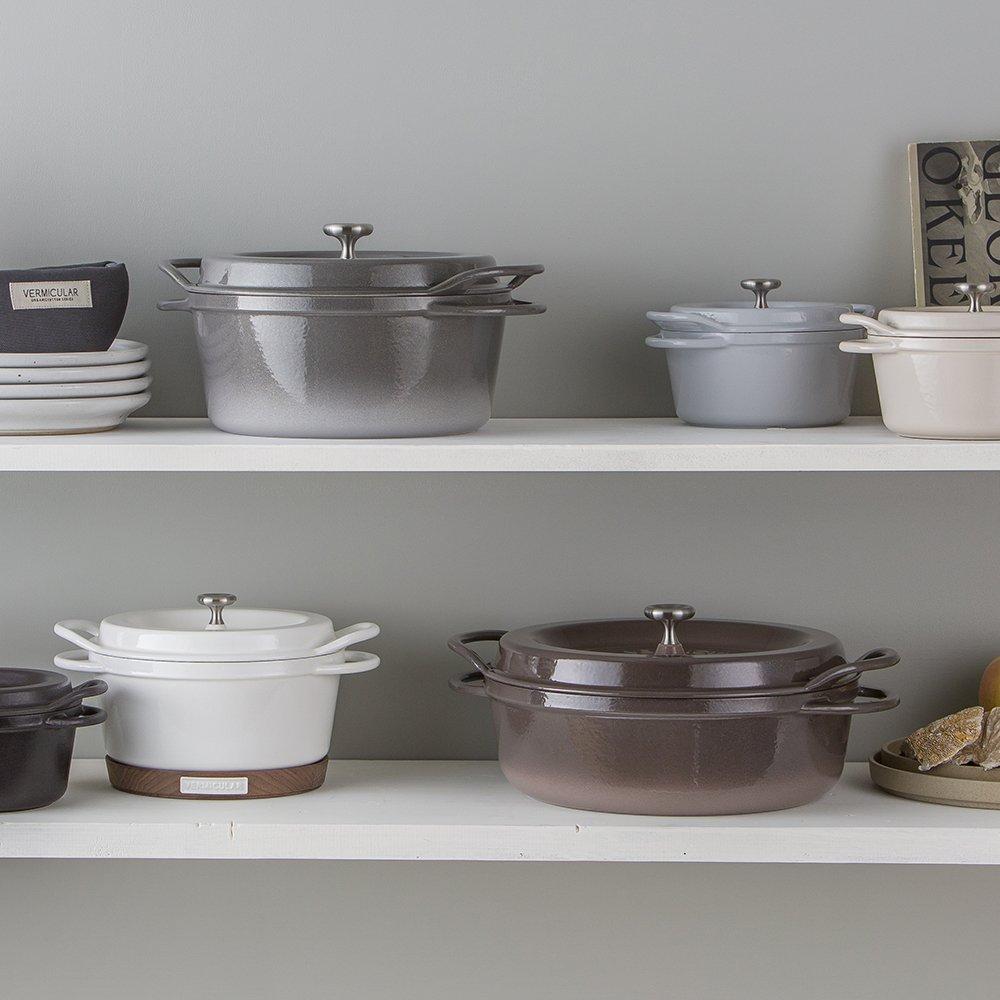 Vermicular Cast Enamel Pot 26cm SUKIYAKI Pearl Pink Waterless Cooking Special Recipe Book Included Oven Pot Round PNK26RS