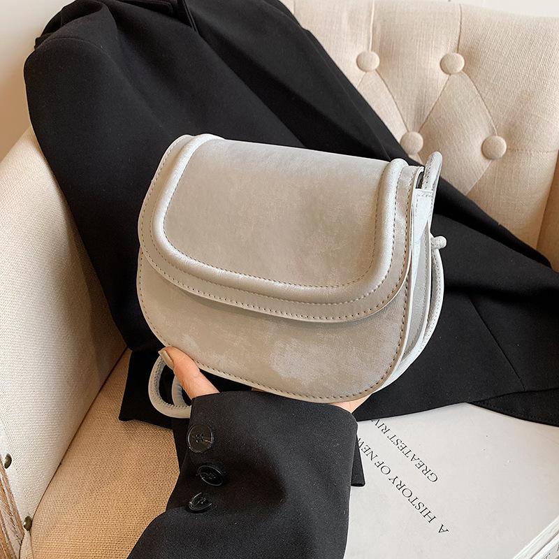 

Корейська версія простої жіночої сумки-месенджера в стилі ретро Нова модна японська проста сумка через плече 2024 року срібний