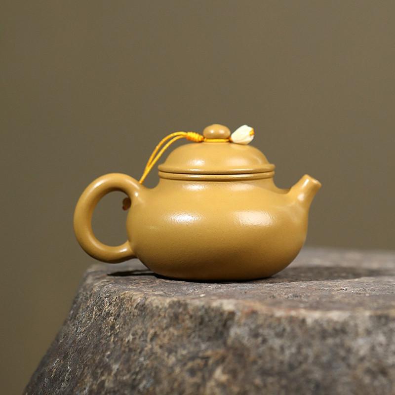 Chinese Yixing Purple Clay Teapot Handmade Tea Pot Small Capacity Beauty Kettle Household Zisha Tea Set Accessories 110ml