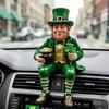 Miniatuurne Püha Patricku Päeva Kaunistus Kääbus Istuv Kuju Vaikust Riiulil Istujad Kodu Kontori Laua Kaunistus Iiri Teemaline