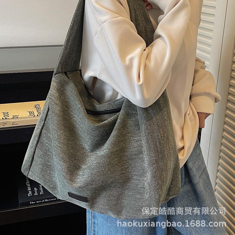 Canvas bag women's large capacity 2025 new autumn and winter leisure relaxation shoulder shopping bag class tote bag