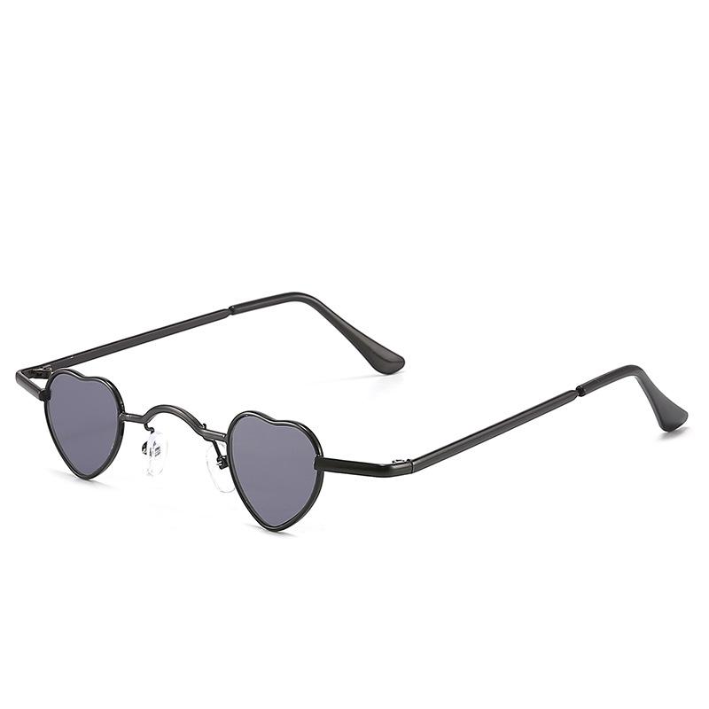 

Солнцезащитные очки Vintage Rock Punk Classic Small Frame Love Sunglasses Women Metal Frame Eyewear