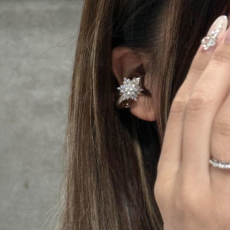 Elegant Snowflake Rhinestones Earphone Clip Sparkling Alloy Design Ear Clip For Headphones Personalize DIY Accessories