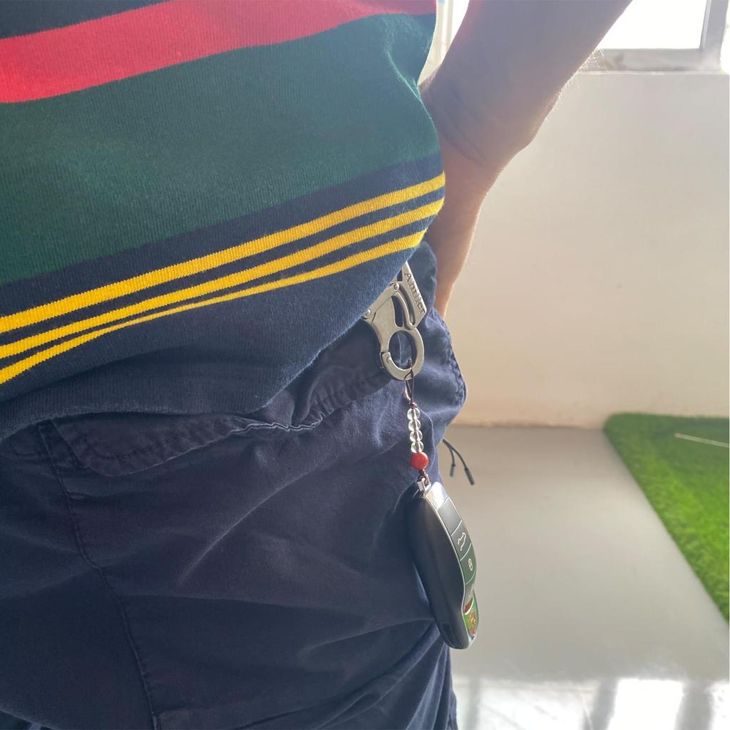 Ahiller 8cm Carabiner Keychain Clip - Heavy-Duty Alloy with Double Locking Design and Tungsten Steel Spikes - Small Key Ring for Camping, Hiking, Fish