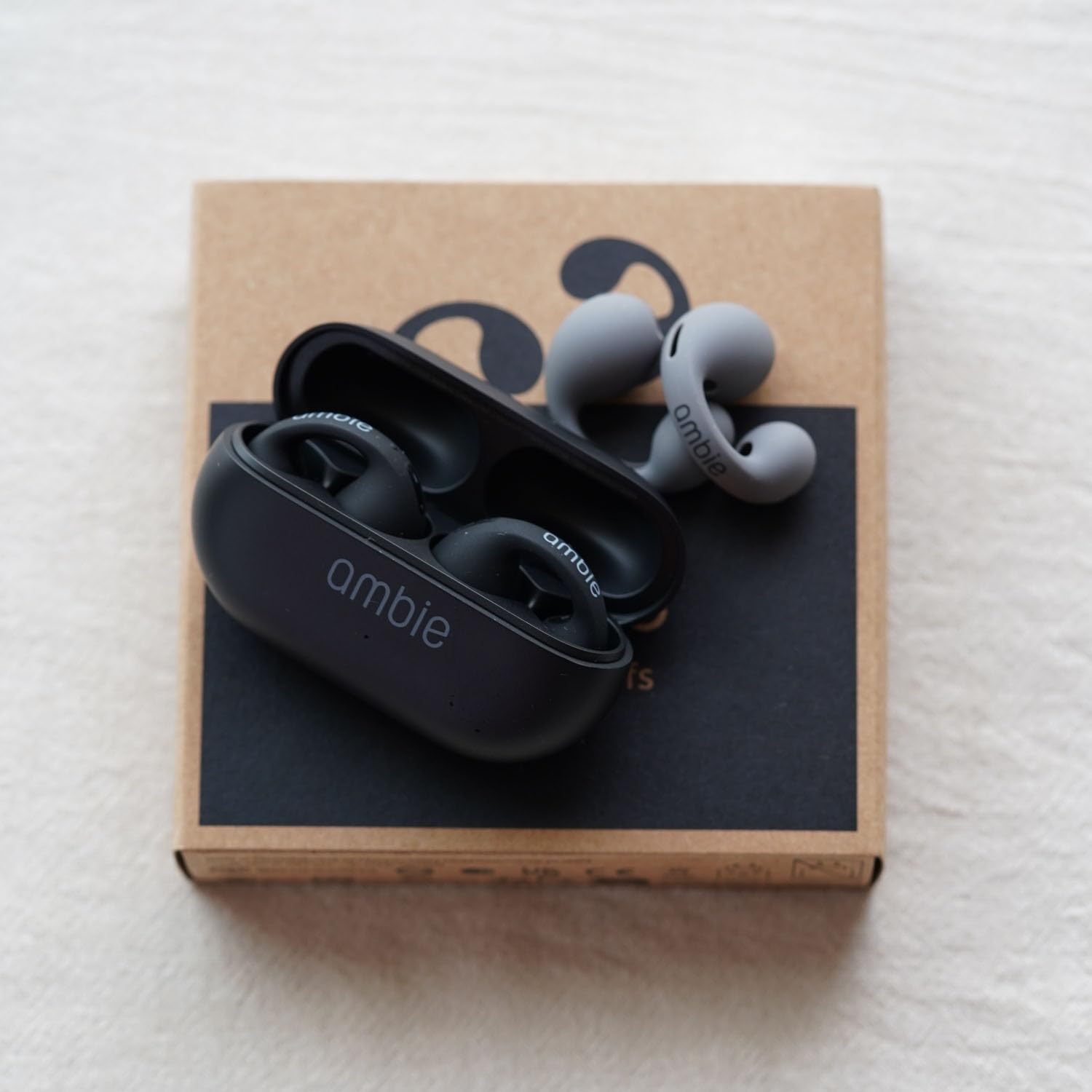 

ambie sound earcuffs Starter Set earphone x AM-TW02 (Black Stone)