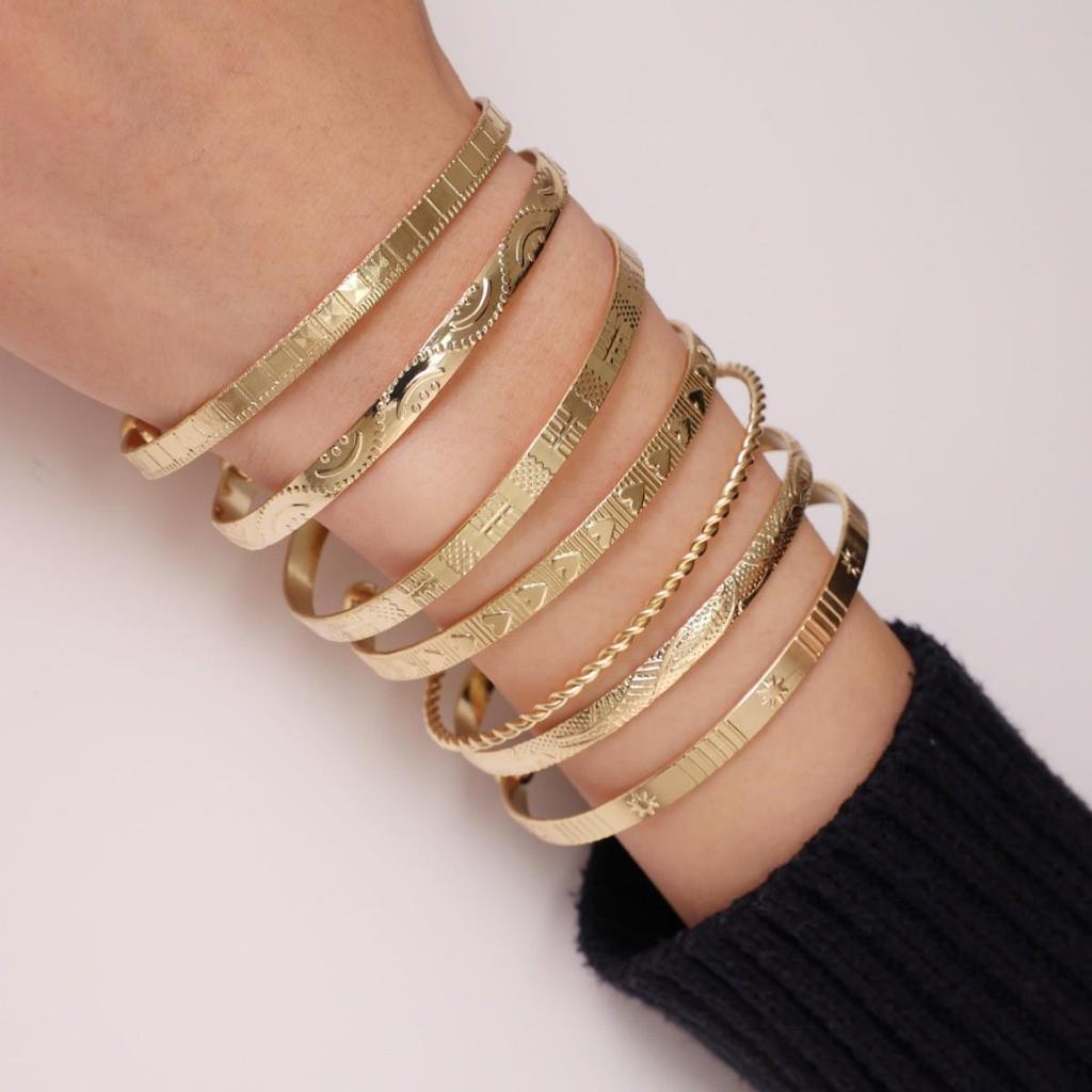 12-Piece Women's Hip-Hop Style Knotted Bracelet Set: Creative and Simple Design