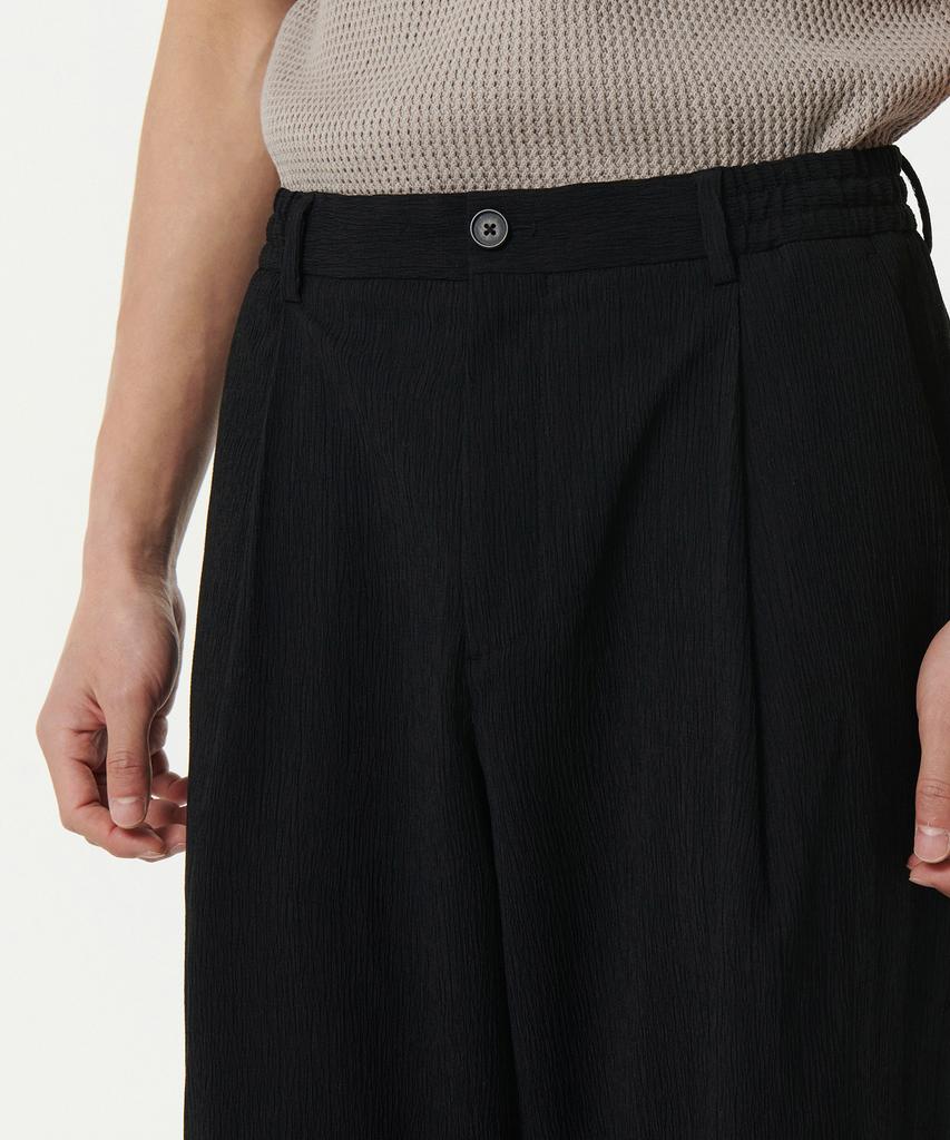 MUSINSA STANDARD Crinkle One-Pleat Wide Elastic Pants [Black]