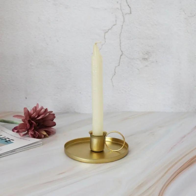 1pc Creative Retro Candle Holder Metal Candlestick Taper Candle Holder with Handle for Tabletop Wedding Party Christmas Decoration