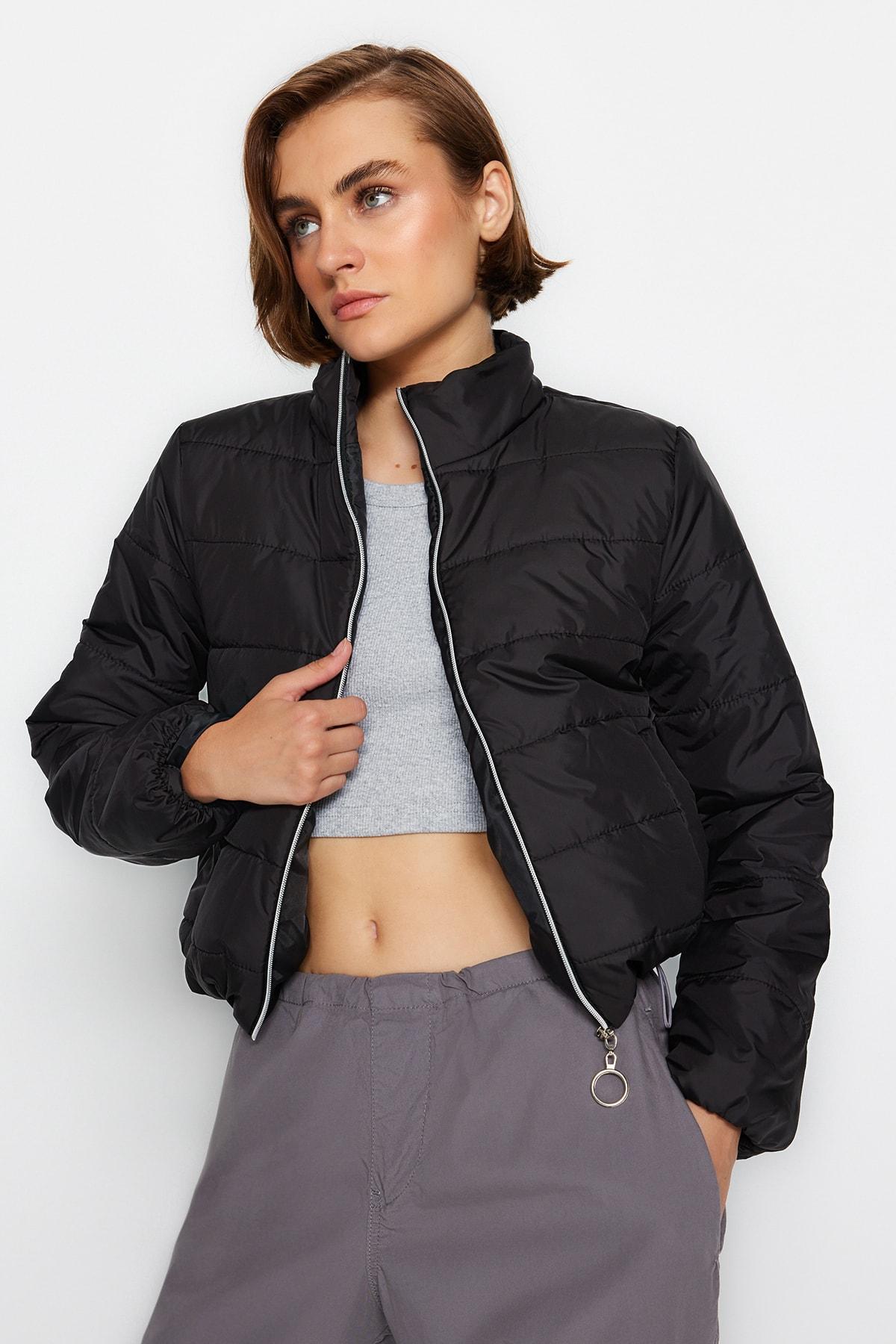 

Черные надувные укороченные пальто с застежкой-молнией и вертикальным воротником TWOAW20MO0088..