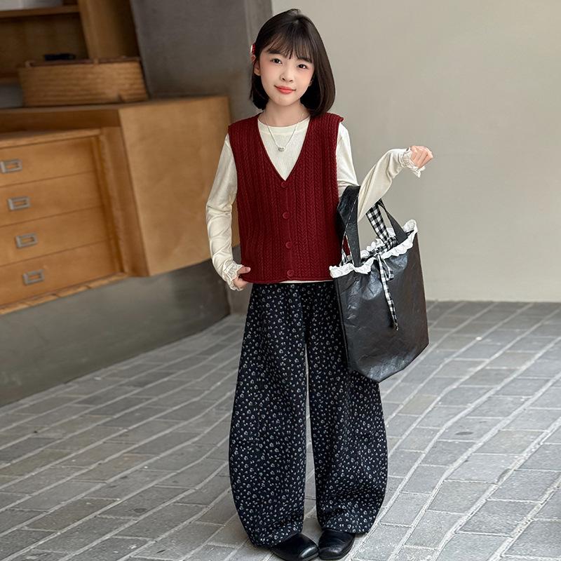 Girls' Autumn 2025 Fashionable Korean Style Three-Piece Set: Knitted Vest with Floral Pants for Older Kids