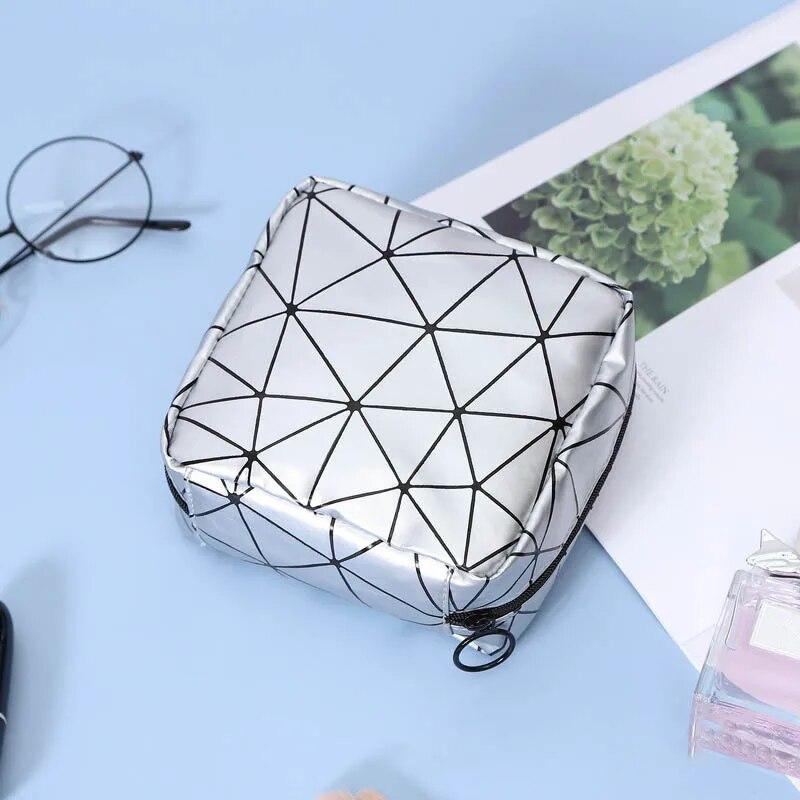 

Мешочки для хранения гигиенических прокладок Мешочки для менструальных чаш Держатели для прокладок для кормления грудью Мешочки для тампонов Портативная сумка для менструального набора Мешочек для женских продуктов серебряный