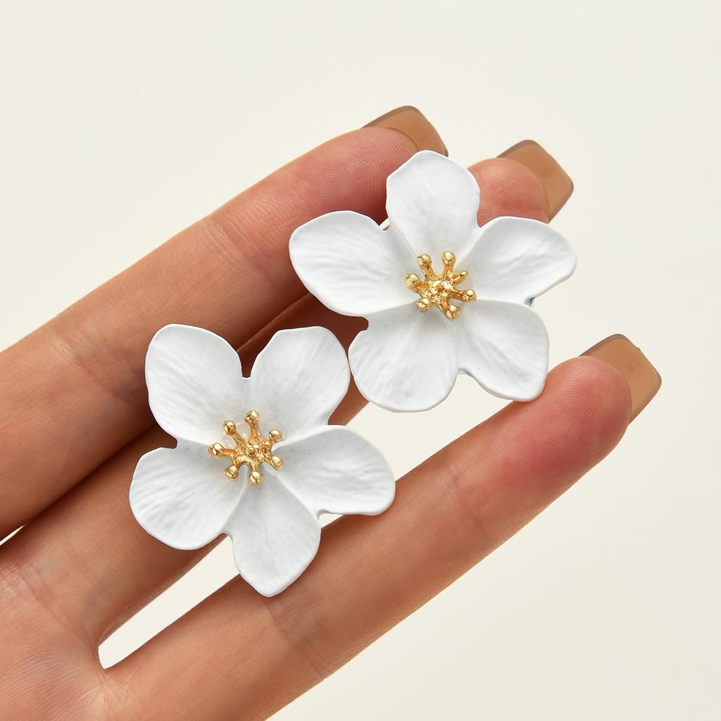 Women's Sweet Enamel White Color Flower Earrings Vintage Elegant Korean Piercing Earring Set Fashion Aesthetic Party Jewelry New
