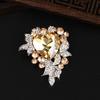 Vintage Crystal Brooch High -End Corsage Female Accessories Pin Simple Coat Suit Accessories