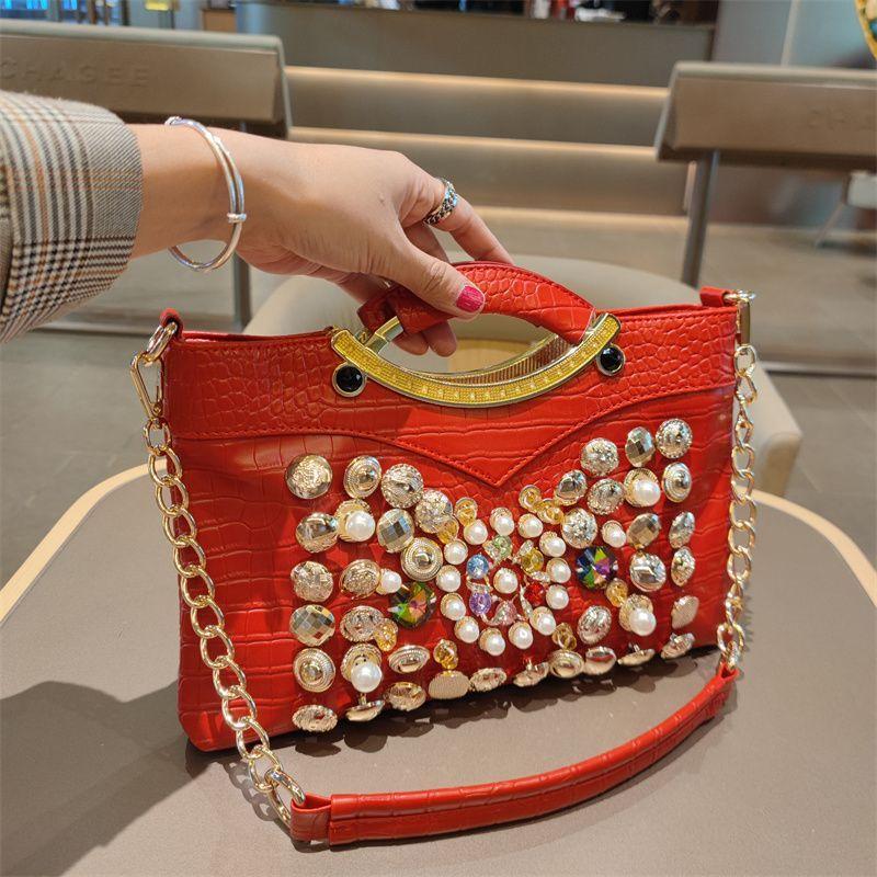 New Underarm Commuter Leather Handbag with Stylish Texture and Chain Shoulder Bag for Women