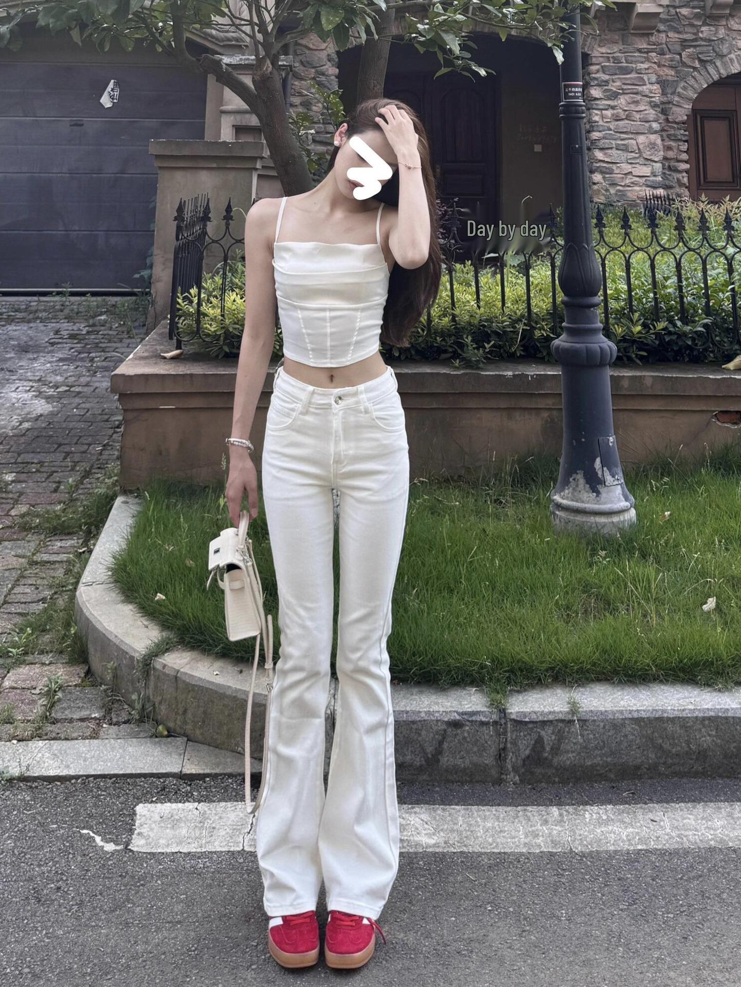 

High-Waisted Korean Micro-Flare Butt-Lifting Jeans for Women - Slimming and Hip-Enhancing Peach Bootcut Trousers S белый