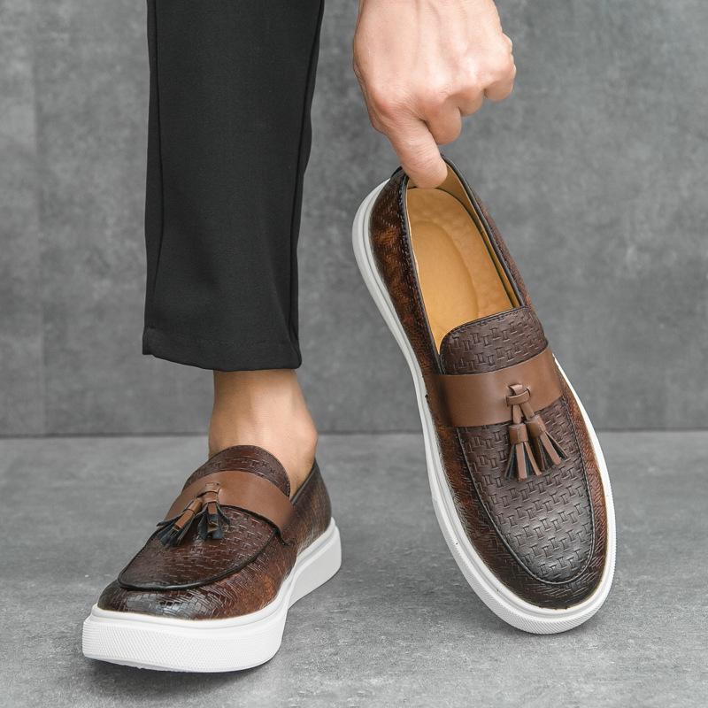 Men's Big Size Tassel Loafers: New European American Style Slip-on Leather Shoes for Formal and Casual Wear.