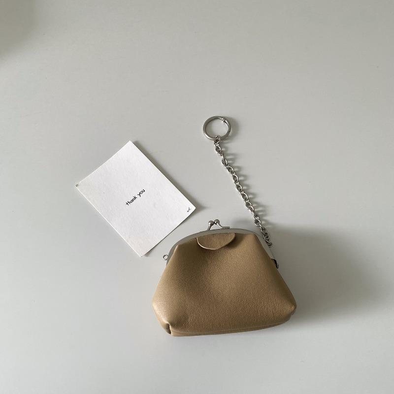 Exquisite clip key earphone bag, new niche mini coin purse, lipstick storage, fashionable chain hanging bag
