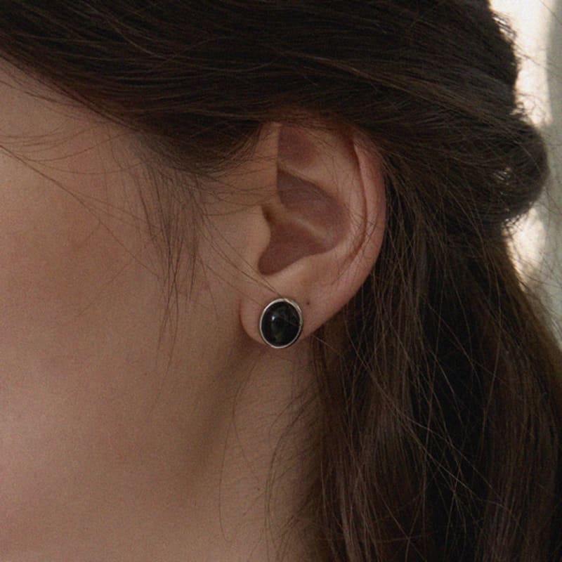 Byweekend Onyx Earring