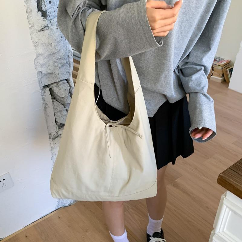 Bags Large-capacity women's class commuter bags New trendy fashionable versatile lightweight shoulder bags Tote bags