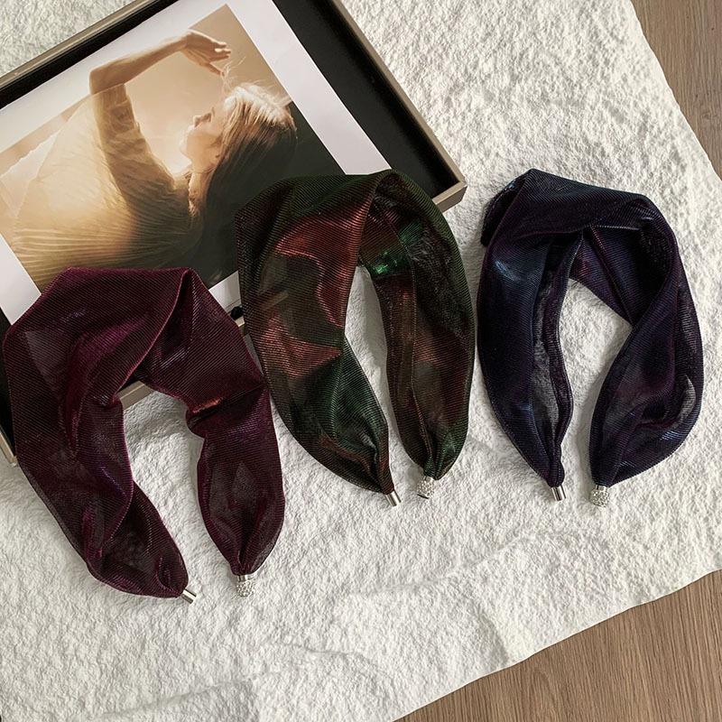 Magnetic buckle silk scarf high sense summer thin temperament colorful bright diamond neck protection decorative necklace scarf small scarf