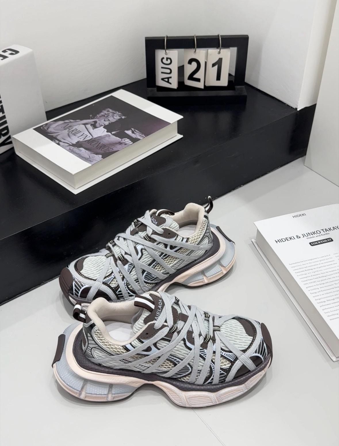 

Нові кросівки 3xl для тата старі та брудні, а дев яте покоління жіночих кросівок на ремінцях має товсту підошву для збільшення зросту та дихаючий спортивний матеріал. 40