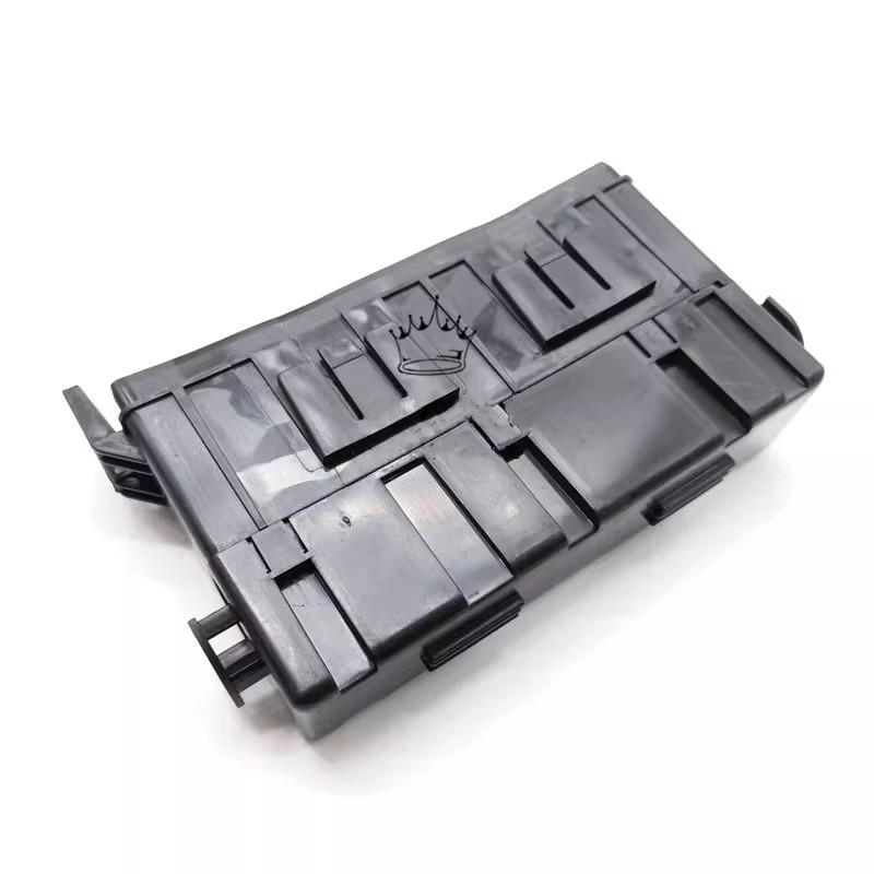 For NISSAN TIIDA LIVINA QASHQAI ALTIMA  Fuse Box Cover  Front Fuse Box Upper Cover Lower cover