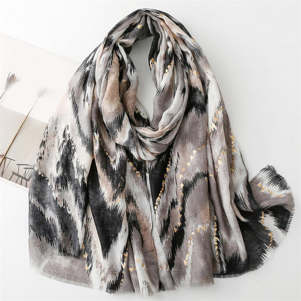 Color Blending Head Scarf Keep Warm Perfect for Skiing and Camping Unisex Neckerchief Elegant Neck Scarves for Outdoor