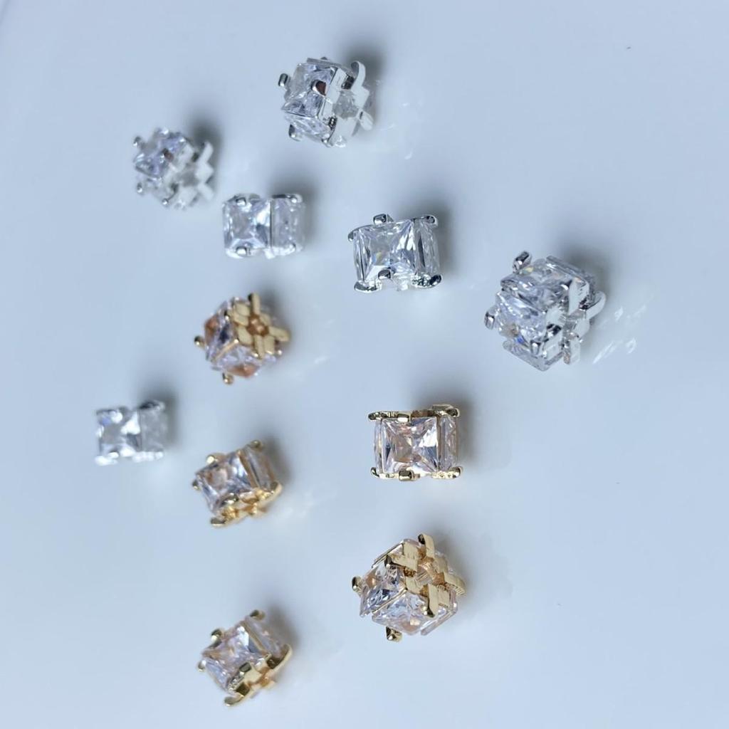 Čtvercové korálky-rozpěrky ze zirkonia pozlacené 14K zlatem pro DIY náramky a náušnice