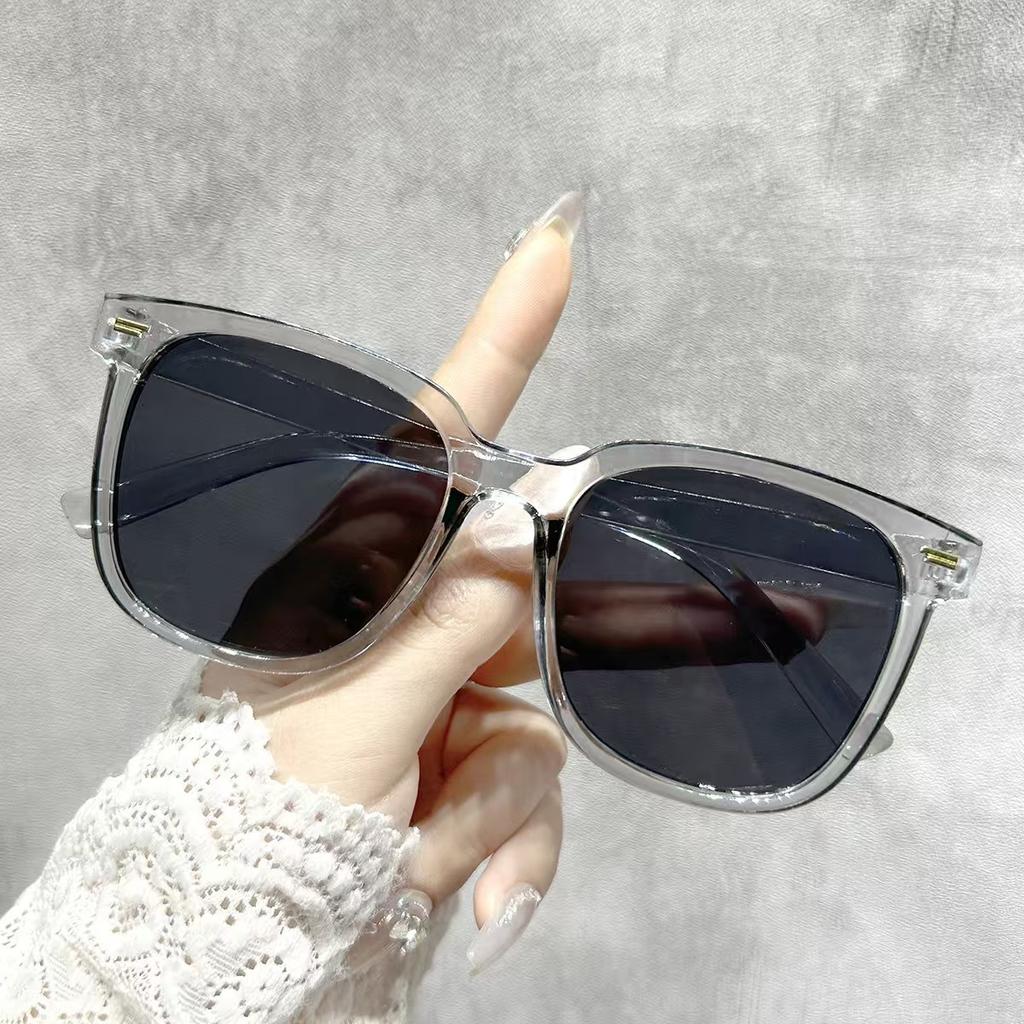 New Fashion Sunglasses Men's and Women's High-end Driving Sunglasses Personality Trend