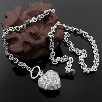 Silver-Plated Heart Key Necklace with Exquisite Stone