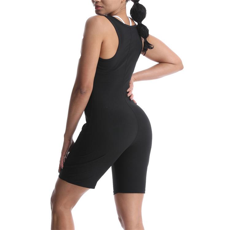 Dámské fitness body a tvarující vesta podporující pocení