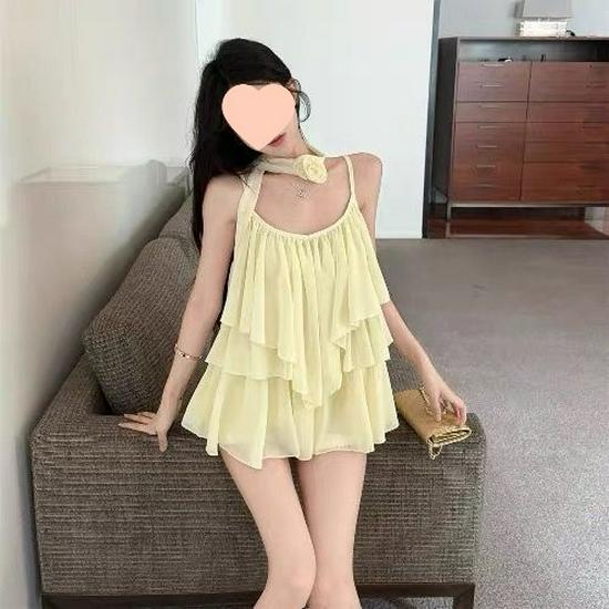 Elegant Irregular Camisole with 3D Floral Ribbon for Summer Vacation M жёлтый