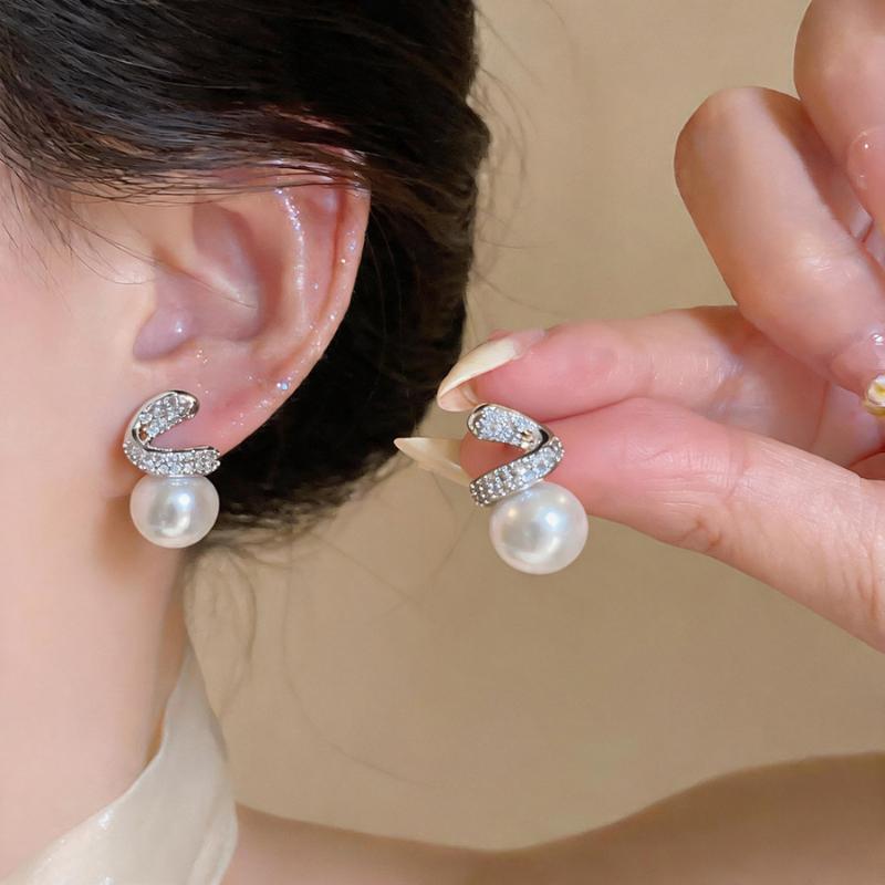 Luxury Curved Shining Zircon Stud Earrings Big Glossy White Round Bead French Grace Ear Jewelry Bridal Wedding Gift