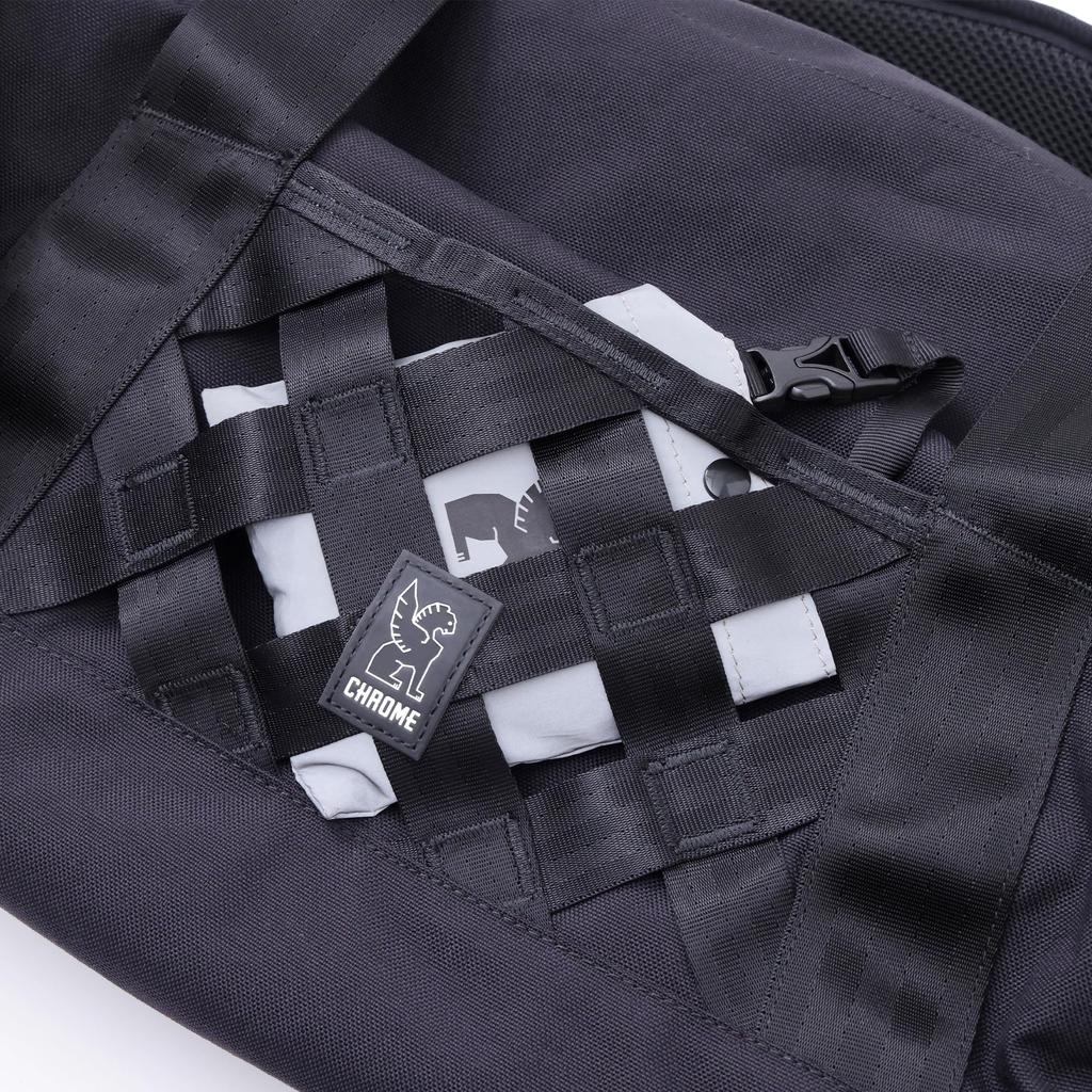 Chrome BARRAGE 32L DUFFLE Duffel Bag (Current Model) BLKXBLACK X Black X Water-Repellent