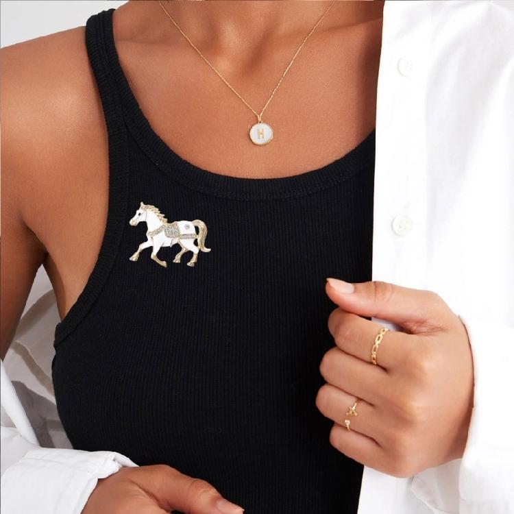 Sturdy Alloy Horse Pin Versatile Accessory for Scarf or Bag Embellishment