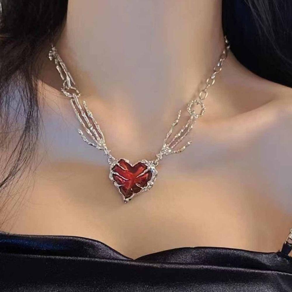 Red Heart Gothic Necklace Thorn Love Heart Necklace Creative Skull Claw Pendant Y2K Accessories