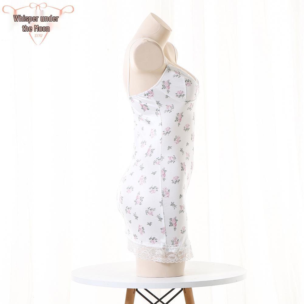 Elegant Floral Lace Lingerie: Low-Cut Sling Nightwear with Sexy Hip-Hugging Design.