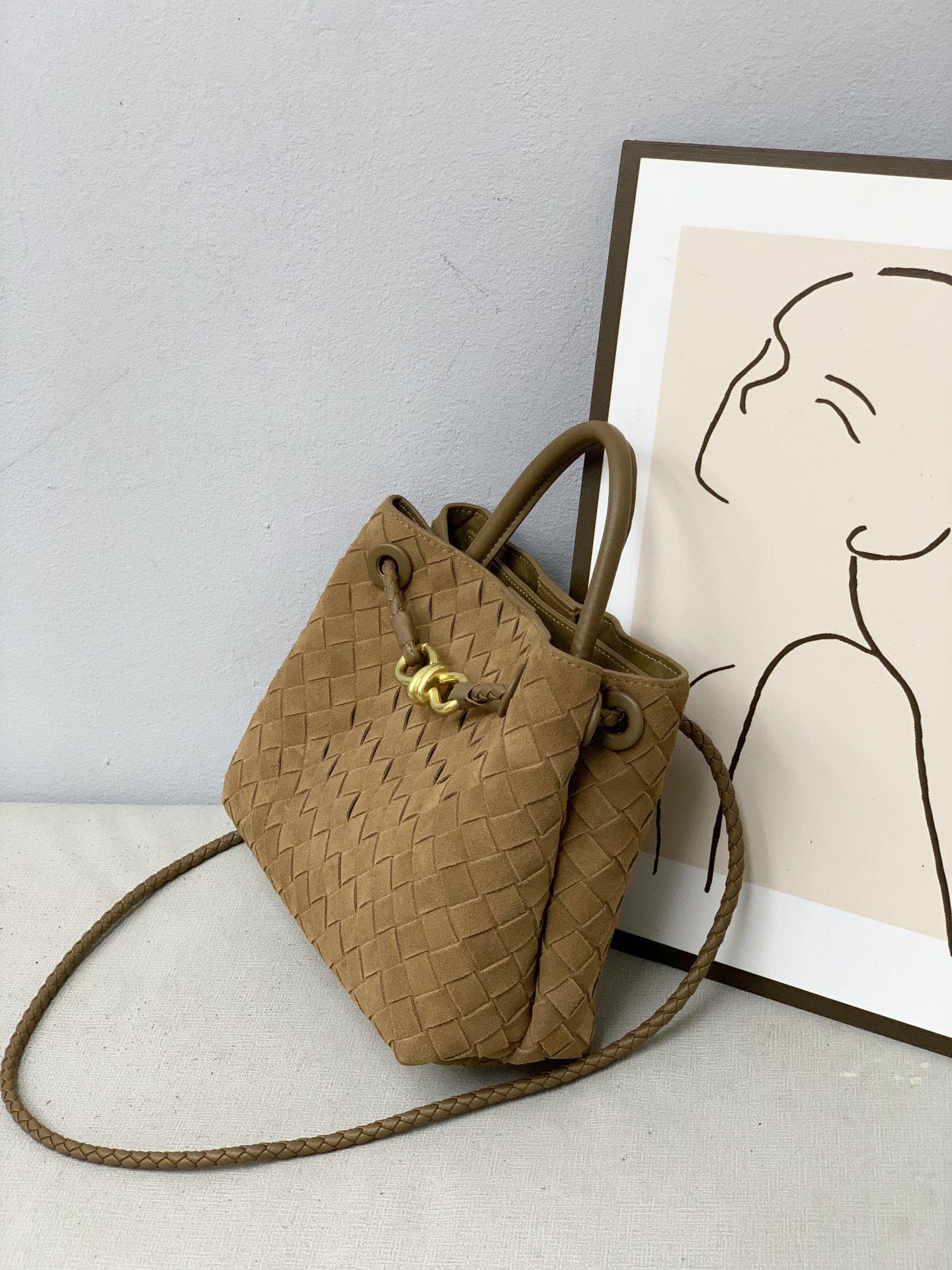 

2024 Frosted Metal Buckle Genuine Leather Woven Tote & Shoulder Bag, Large Capacity Retro Women s Handbag 25x18x10cm