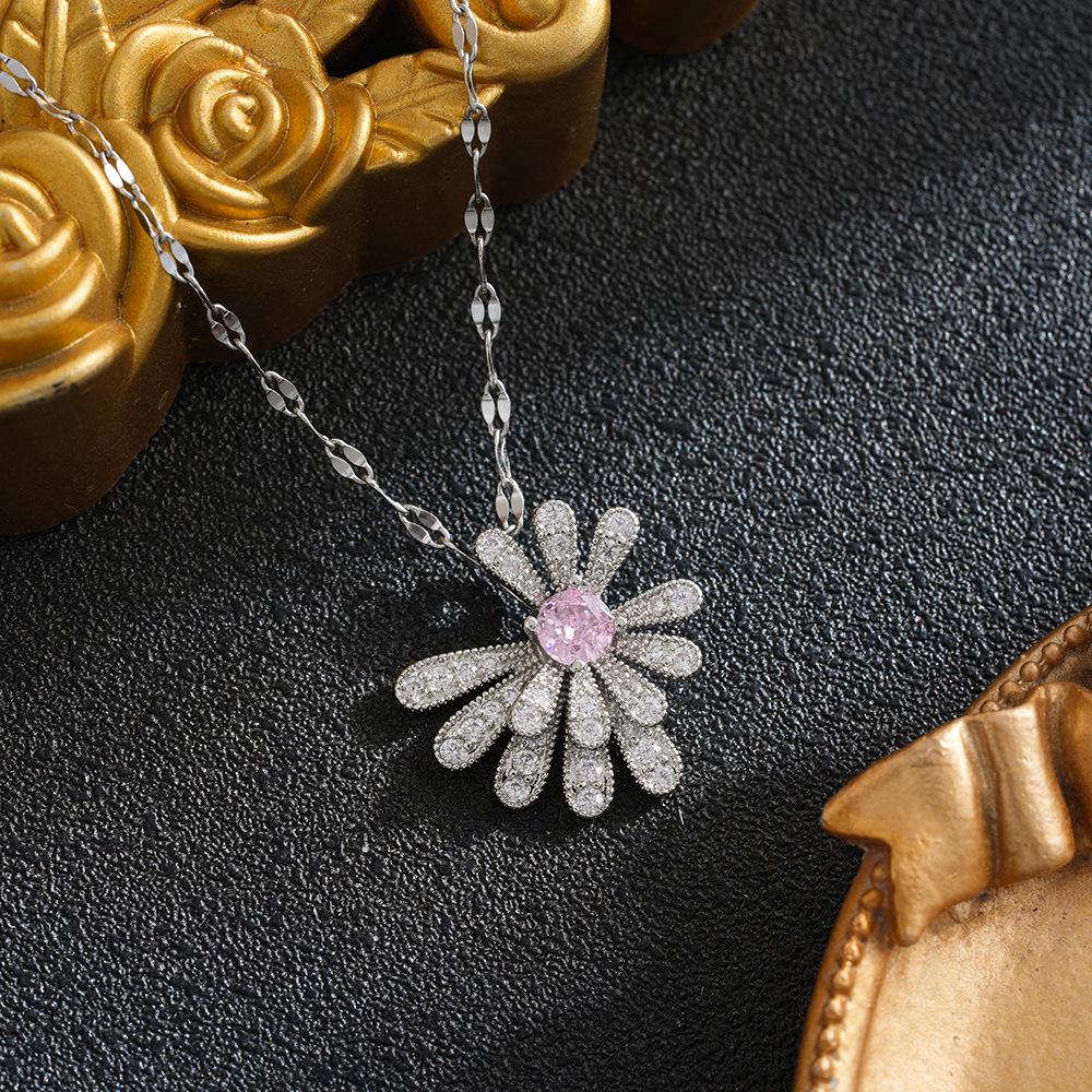 

2026 Exquisite Yingying Manwu Butterfly Necklace - Chinese Style, Light Luxury, Colorfast Titanium Steel Clavicle Chain for Women