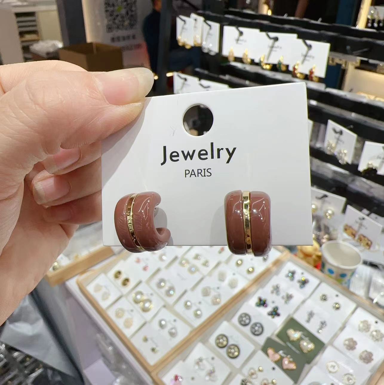 

Vintage Geometric C Stud Earrings for Women Exquisite Metal Round Temperament Earrings Wedding Jewelry Accessories світло-коричневого кольору